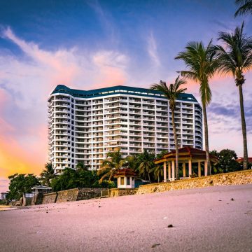 More choice for travelers with free hotel booking links More choice for travelers with free hotel booking links