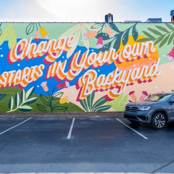Volkswagen teams with muralist Steffi Lynn and The Conversation Fund for an artistic Earth Day tribute Volkswagen teams with muralist Steffi Lynn and The Conversation Fund for an artistic Earth Day tribute