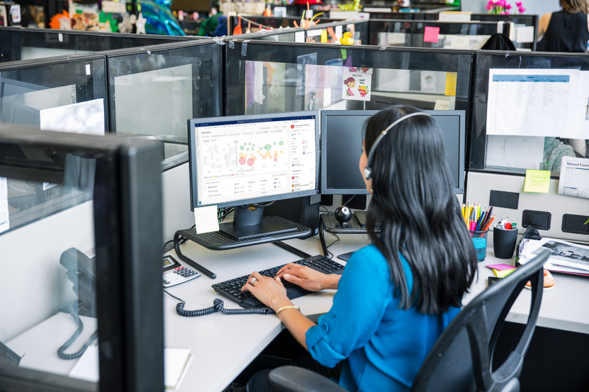 Improve seller productivity with the deal manager experience