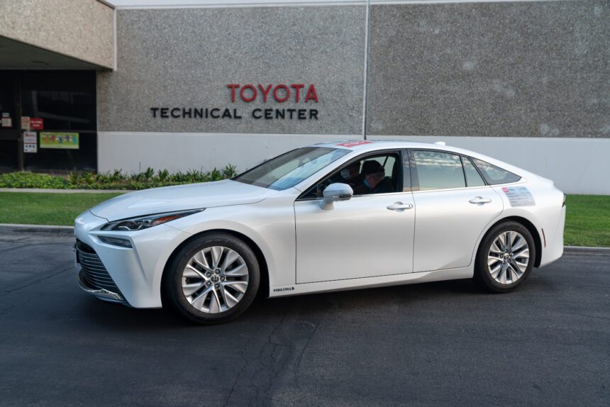 Toyota Mirai sets official World Record Toyota Mirai sets official World Record