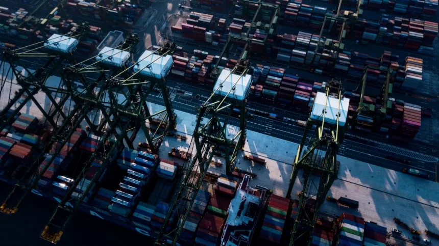 Mitigate disruptions with Dynamics 365 Supply Chain Insights—now in preview Mitigate disruptions with Dynamics 365 Supply Chain Insights—now in preview